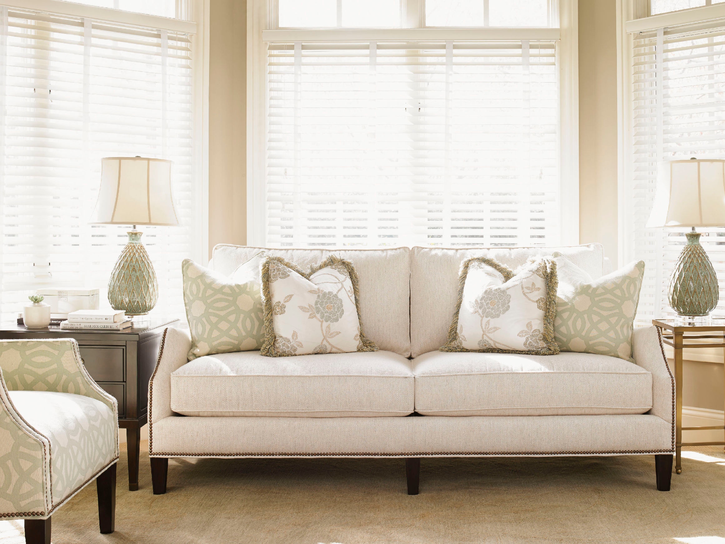 Lexington 7118 31 Living Room Ashton Demi Sofa
