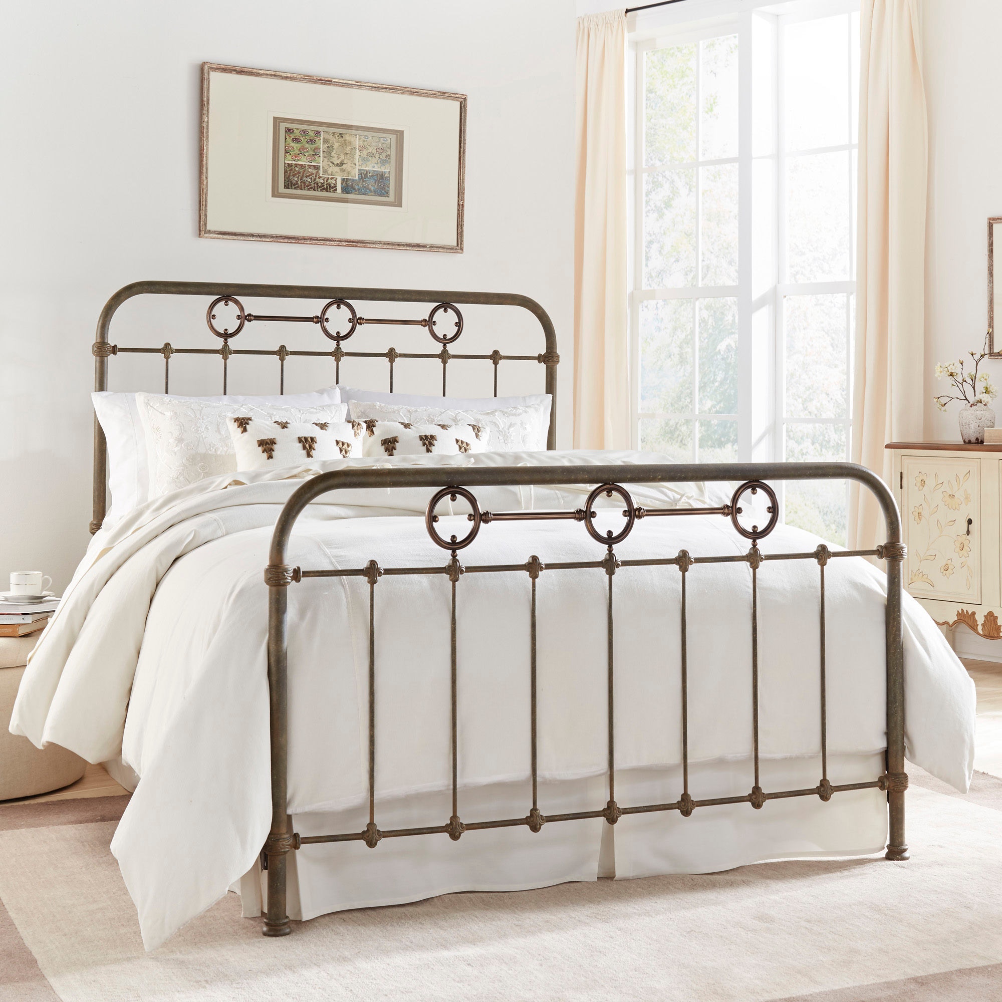 Leggett Platt Bedroom Madera Complete Metal Bed and Steel Support Frame with Intricate Carved
