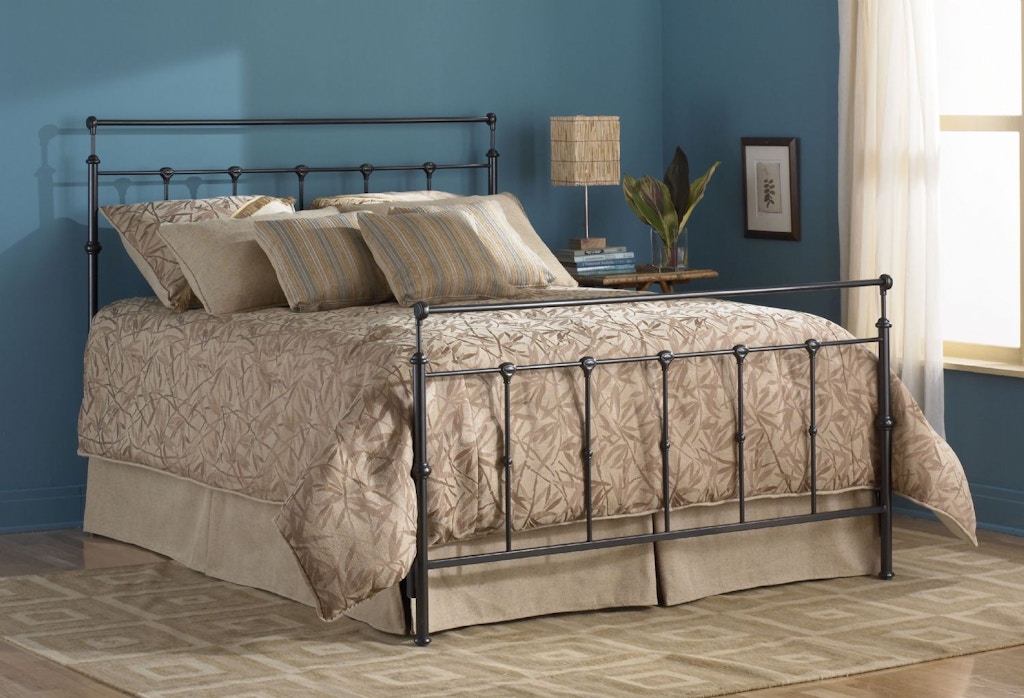 fashion bed group bedroom winslow 5/0 queen bed - frazier and son