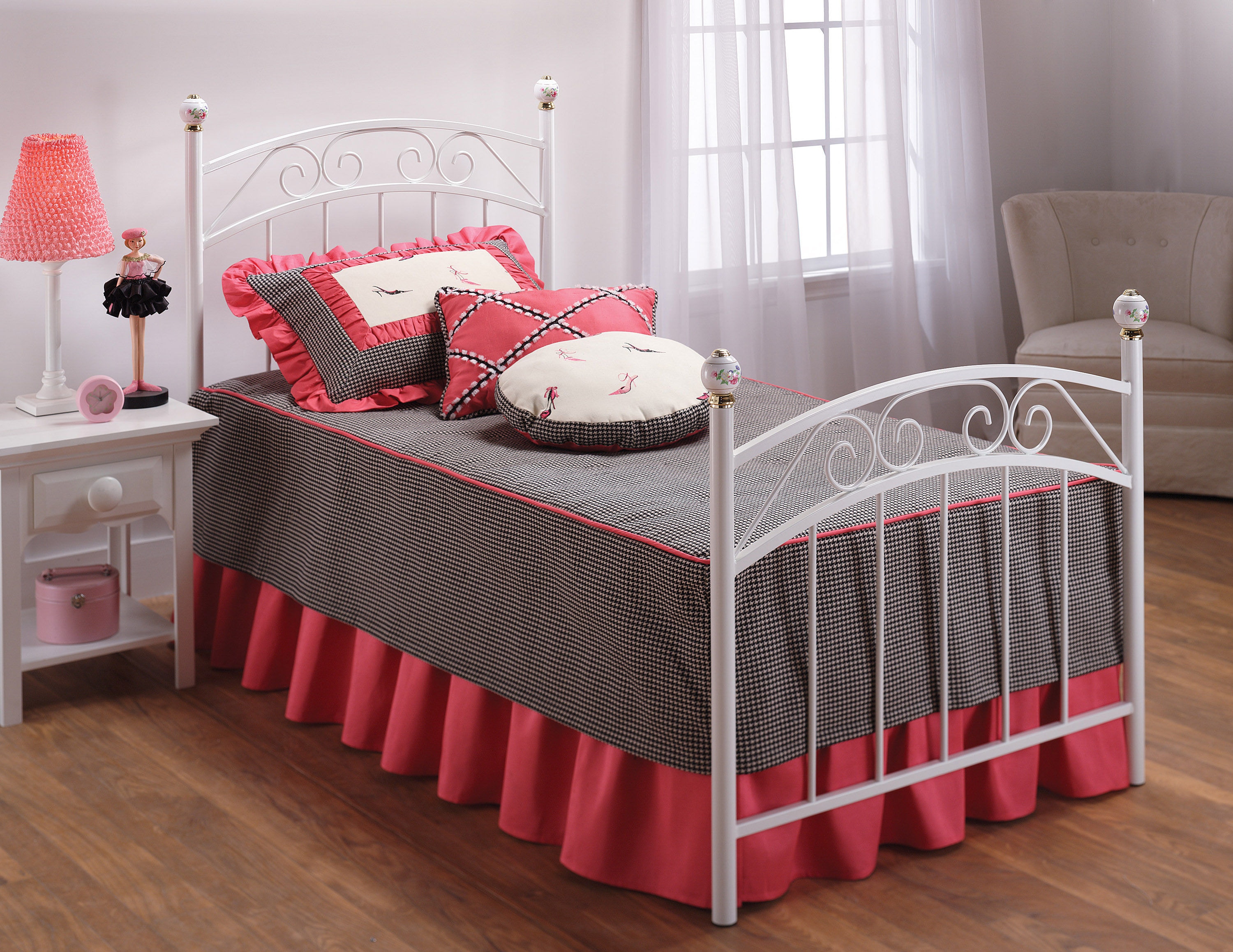 Hillsdale Furniture Youth Emily Bed Set Twin With Rails