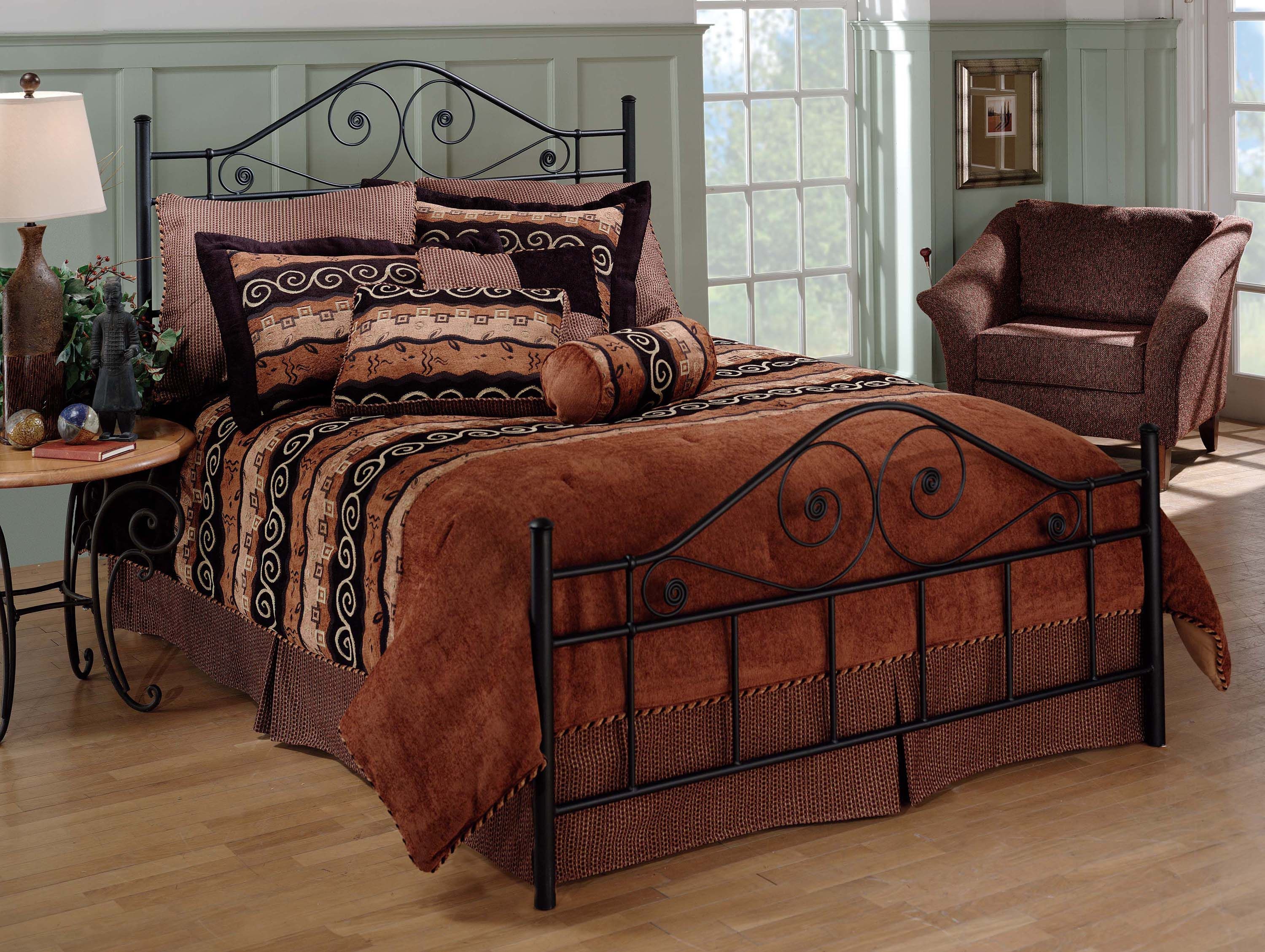 1010BQ Textured Black Hillsdale Madison Bed Set Queen Rails Not Included 