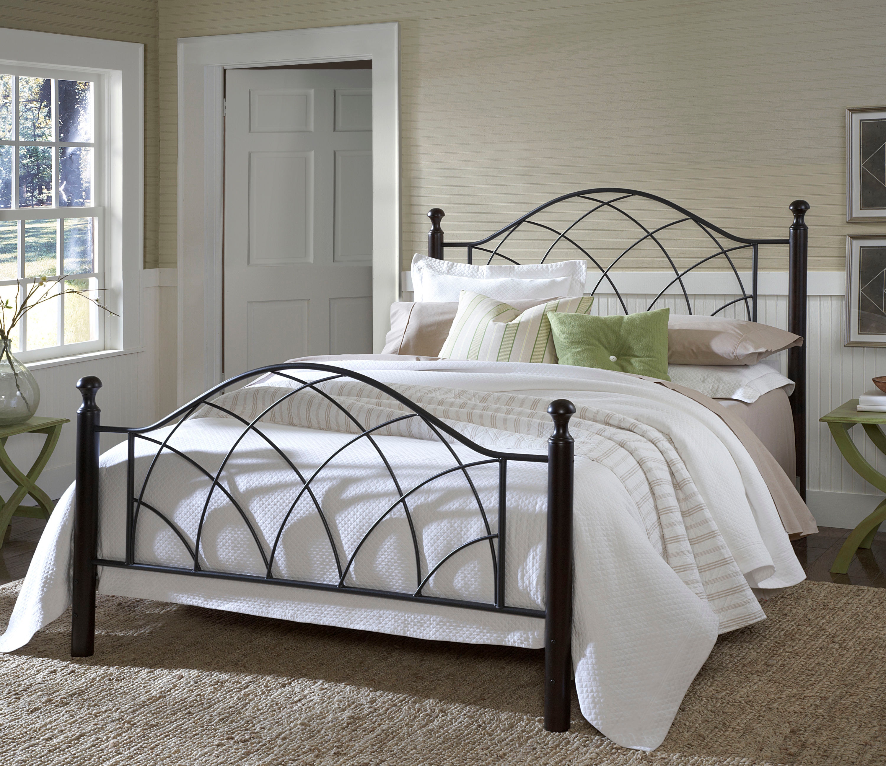 hillsdale furniture bed frame