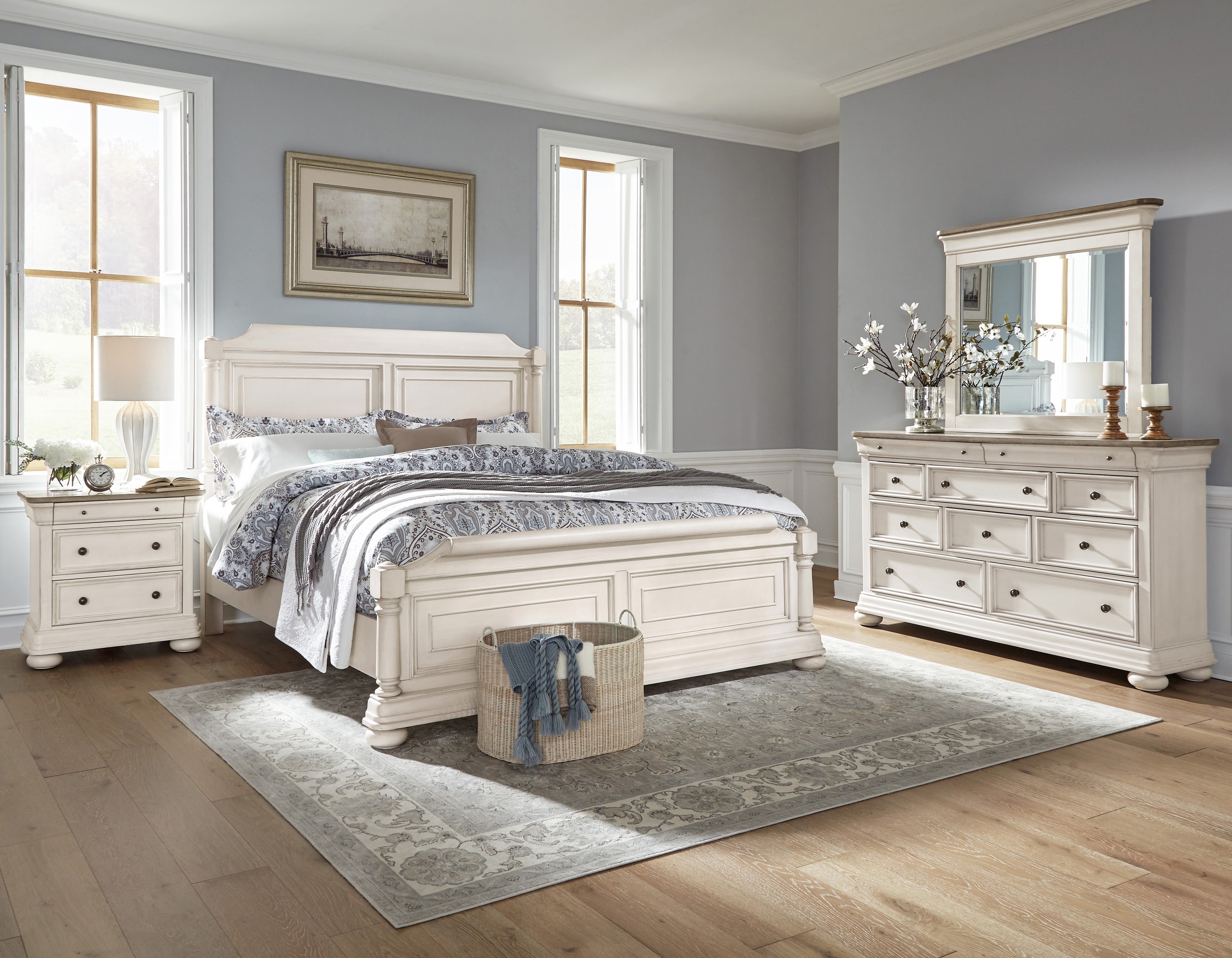  Yuan Tai Louis Phillip King Bed and 4-Piece Sleigh