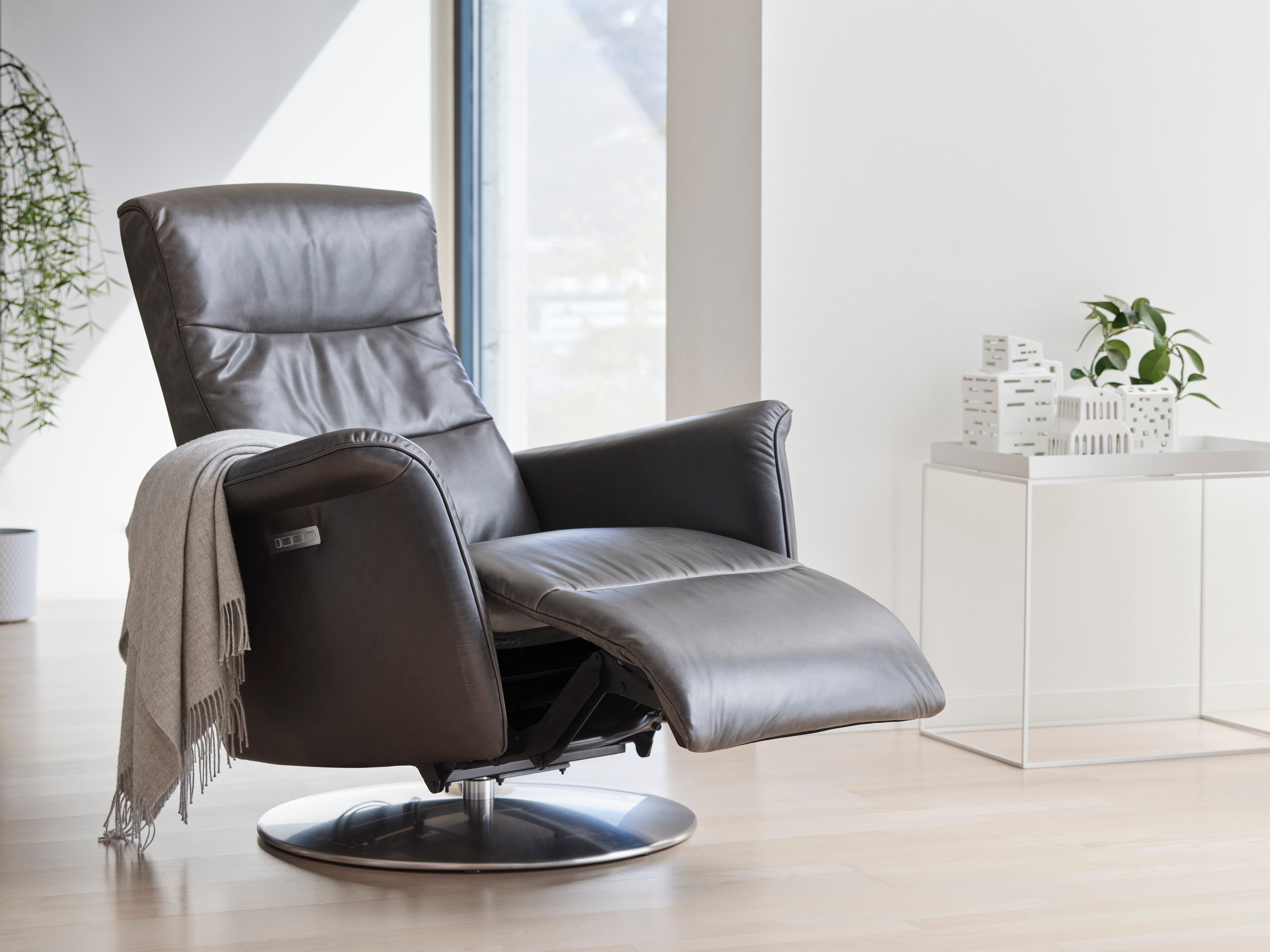 Stressless mike outlet recliner