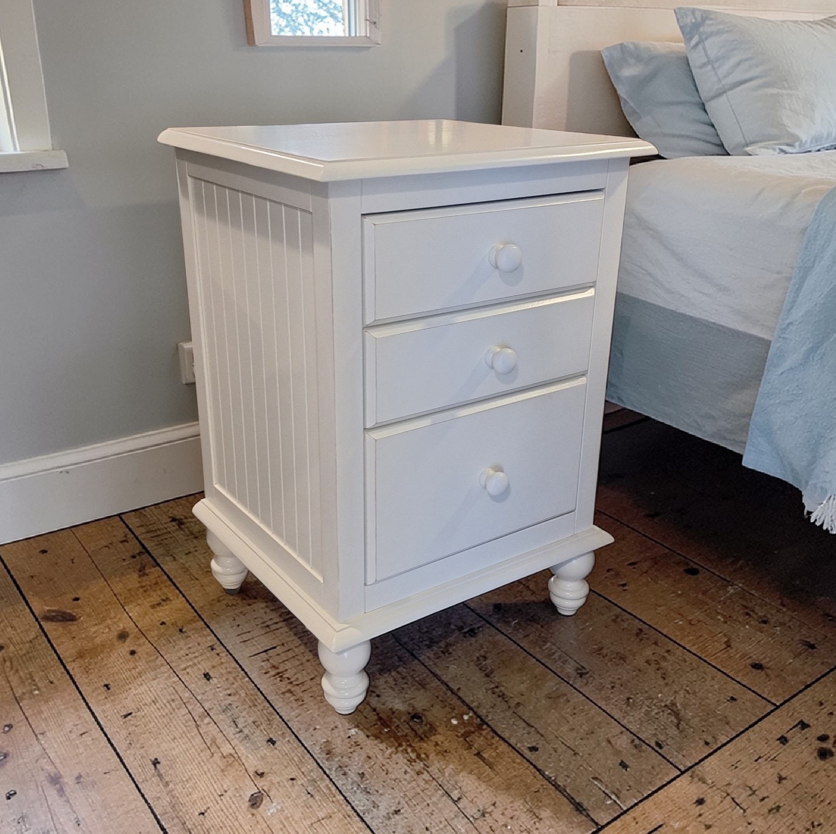 John Thomas 1 Drawer / 1-Door Nightstand  BD07-2001