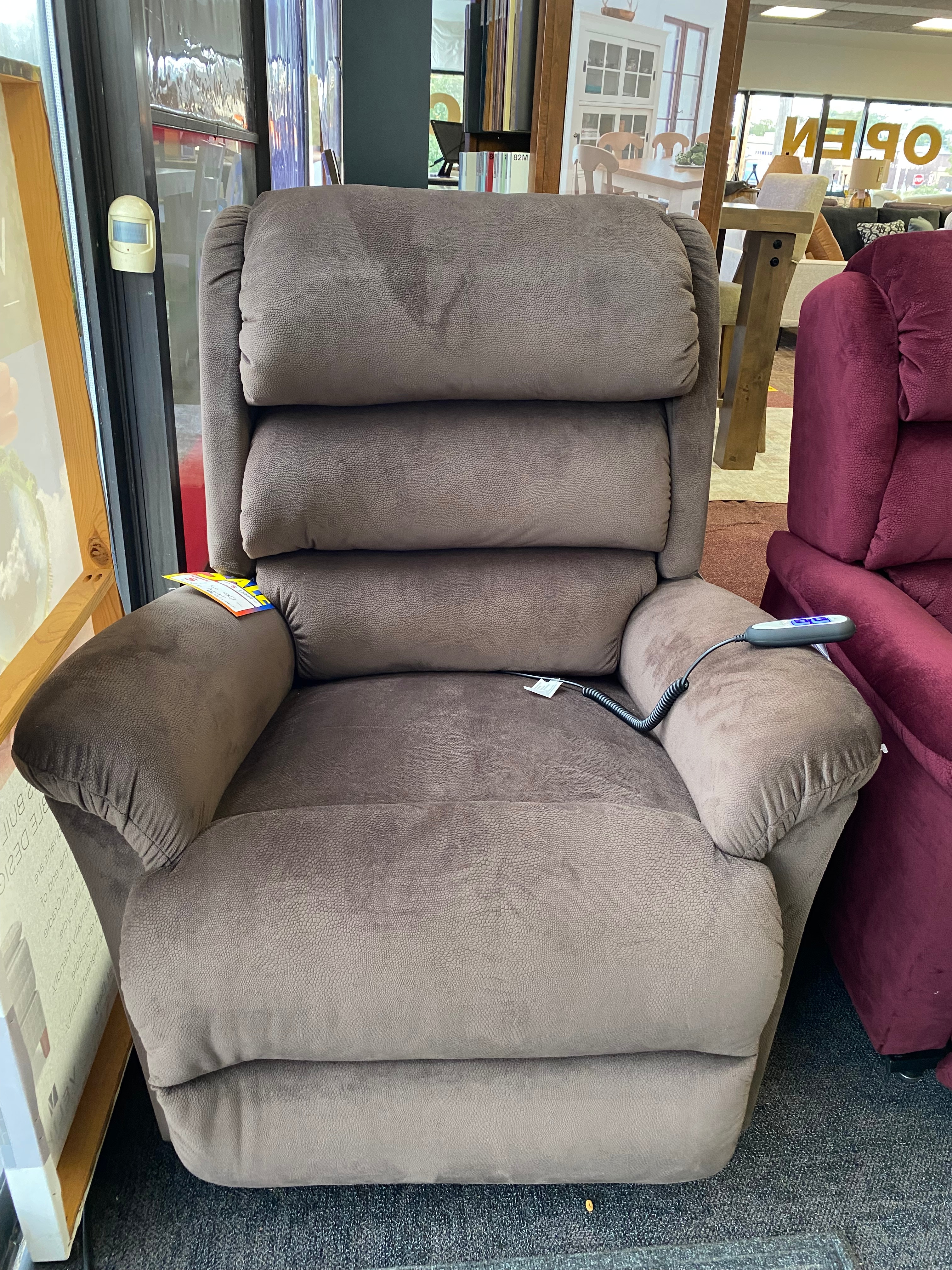 Small power discount lift chair recliner