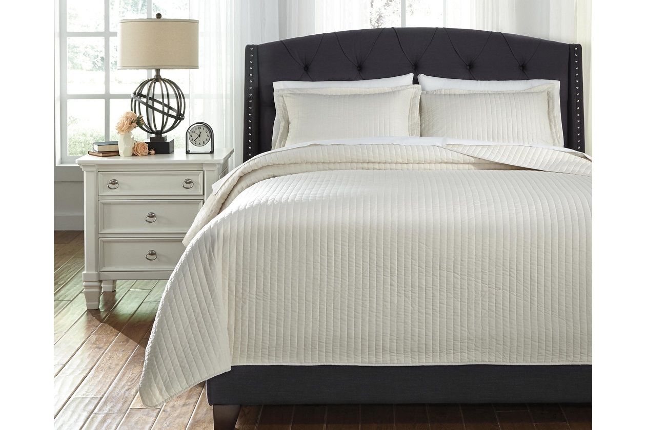 Ashley Raleda 3 Piece Queen Coverlet Set Q493003q Portland Or