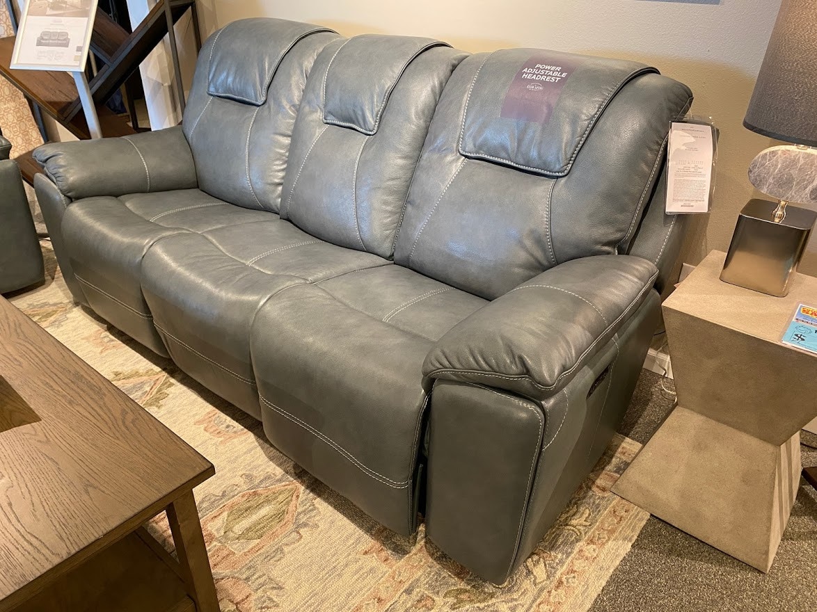 Bassett Chandler Club Level Sofa w/Power 3739P62B Portland, OR Key