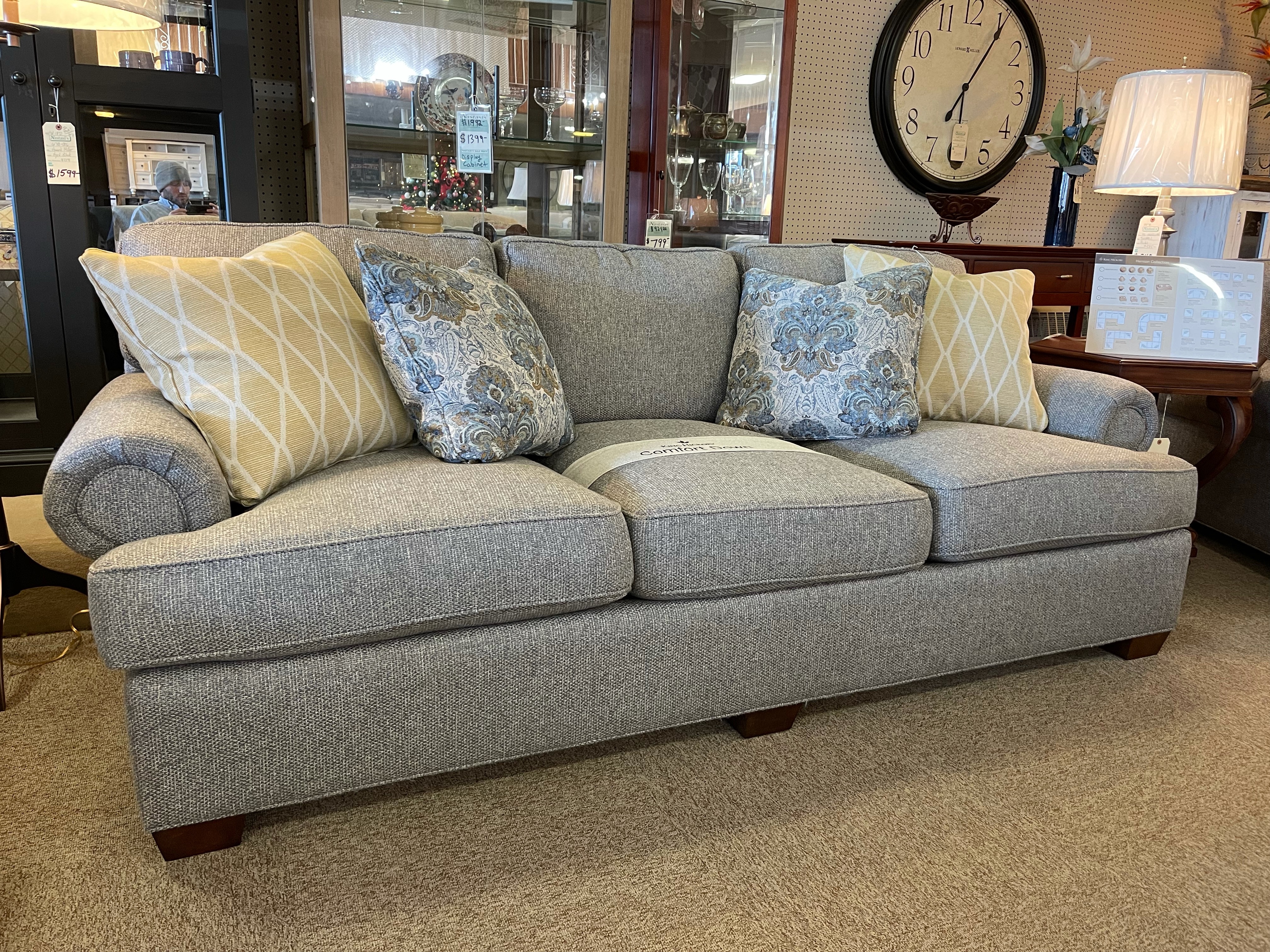 King hickory sleeper deals sofa