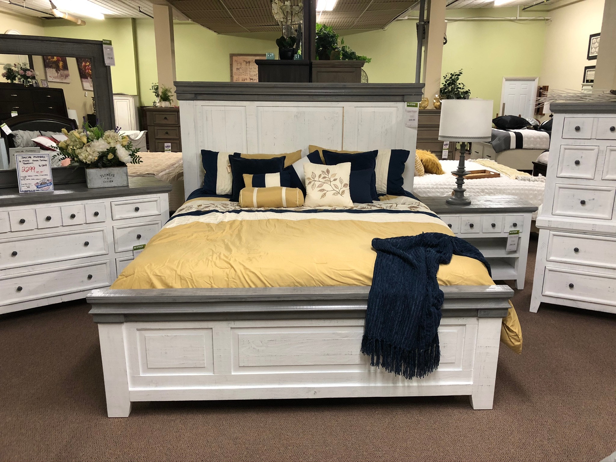 rustic bedroom decor