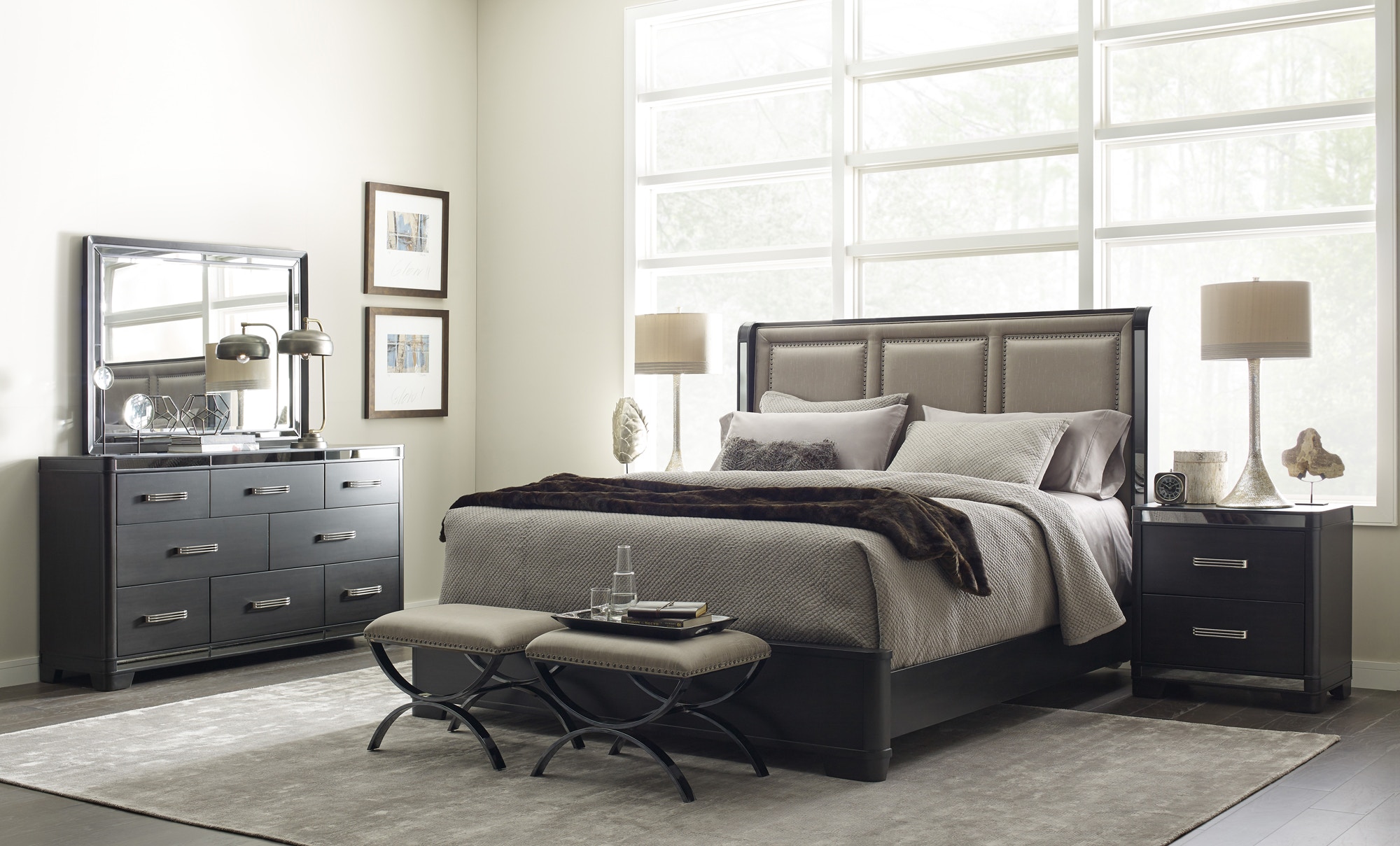 Pulaski Furniture Bedroom Silverton Sound Bed Queen