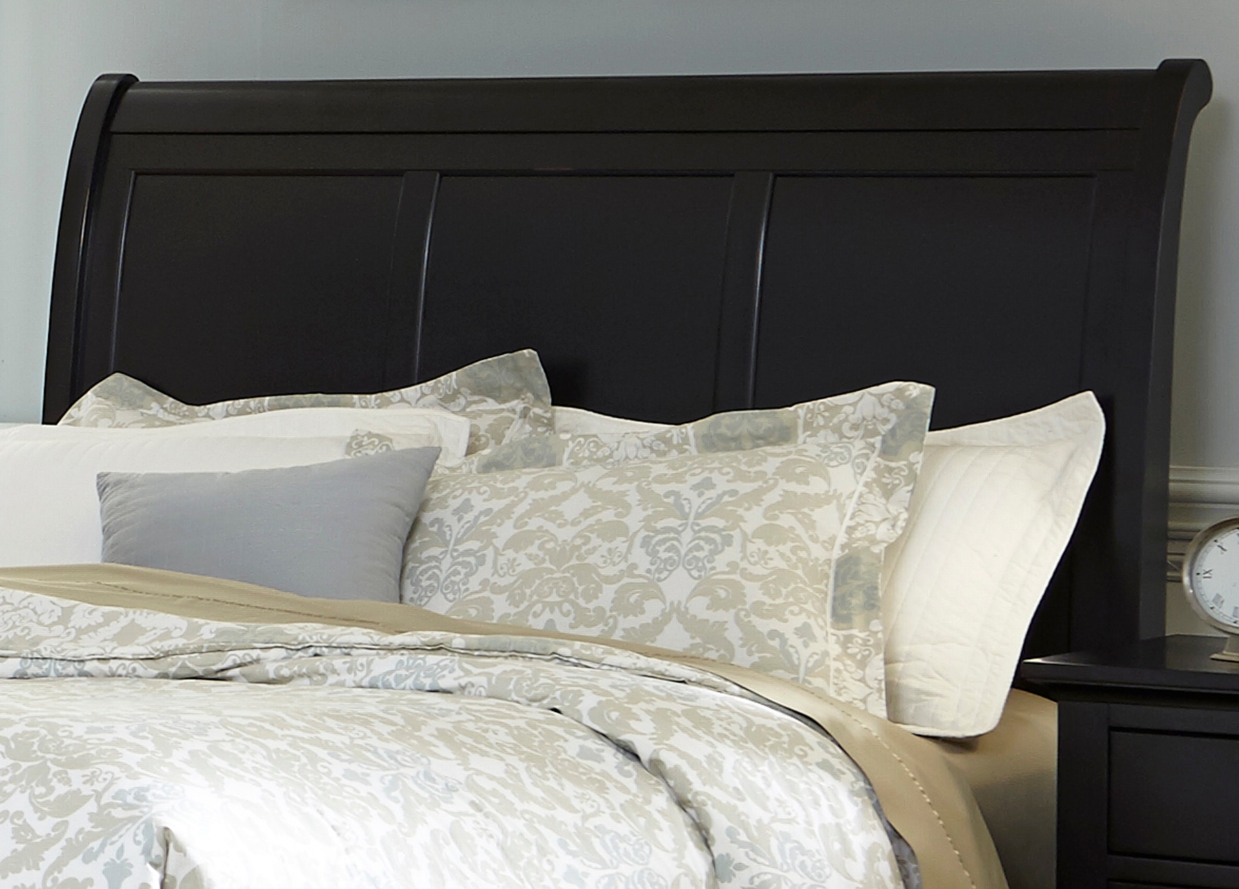 Liberty Furniture Bedroom Hamilton Black Storage Bed Queen