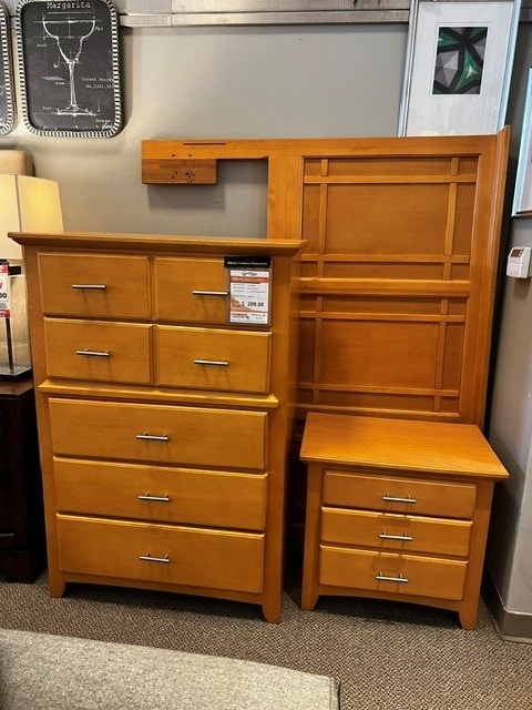 IFR Clearance Previously Leased - 3 Pc Full/Queen Bedroom Set: Headboard - by Klaussner, featured in Maple 703-050,-670,-681