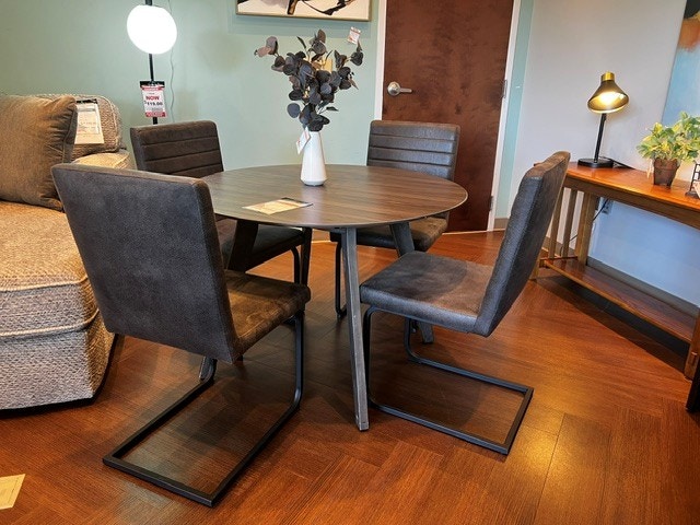 IFR Clearance Previously Leased - 5 Pc 42" Dia. Round Dining Set - by OFFICESOURCE/Ashley OX9127, D449-02(4)