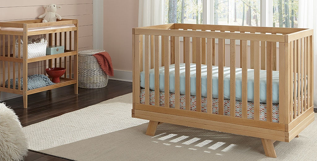 Reese Crib In Natural Finish