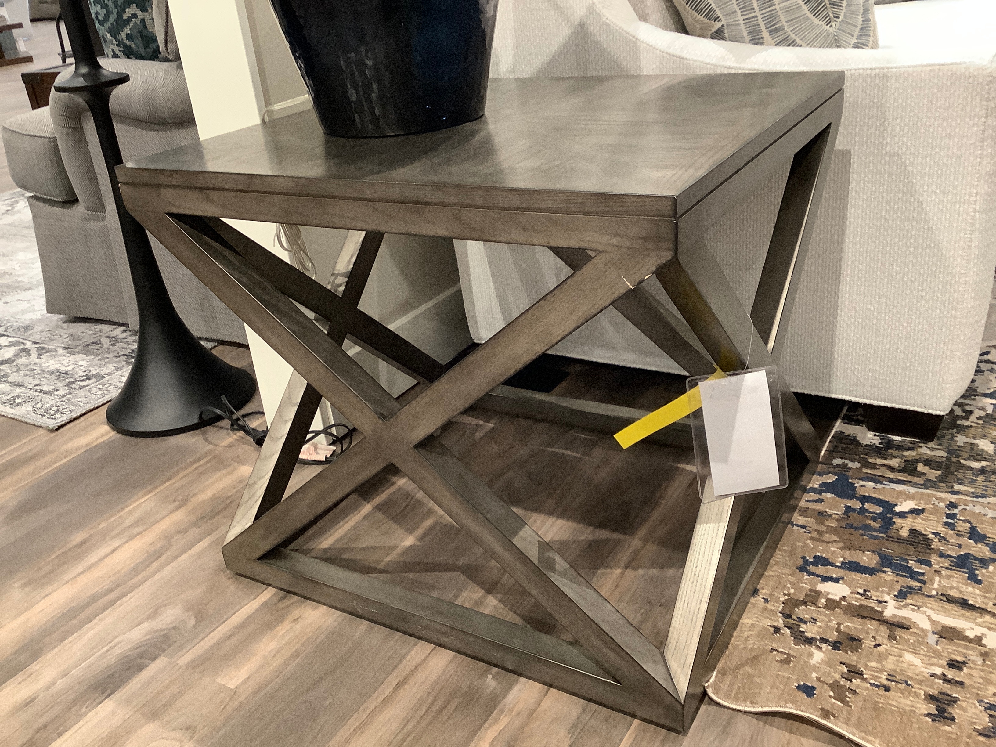 CTH â€“ Sherril Occasional END TABLE 375-940