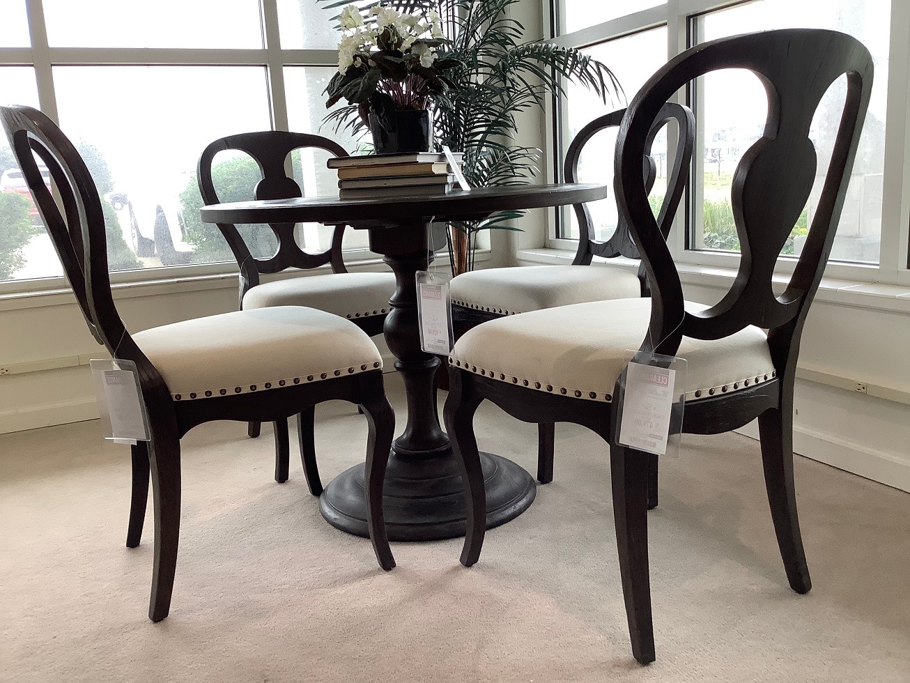 Queen anne upholstered discount chairs