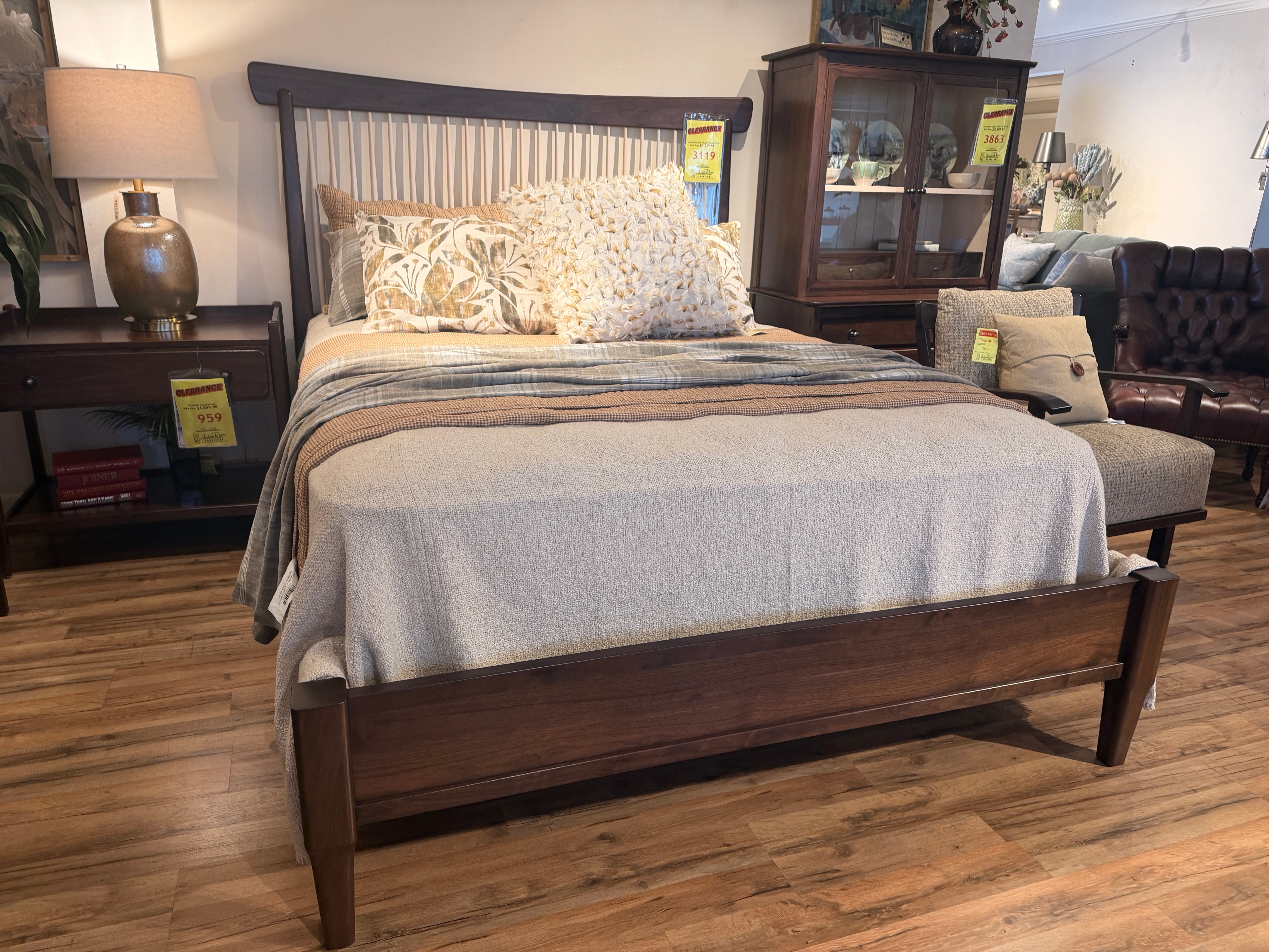 Stickley Hudson valley queen spindle bed 1058PKG