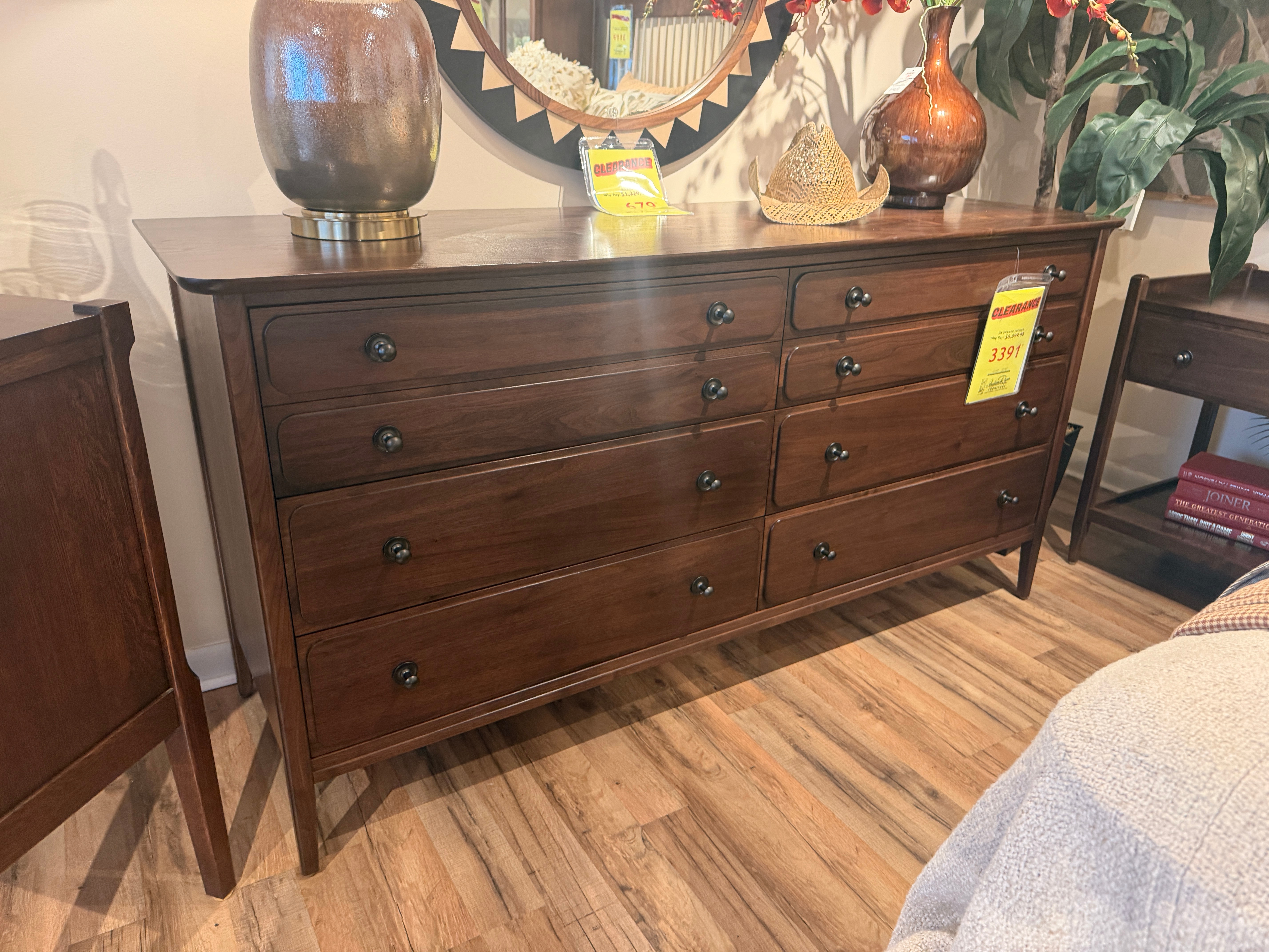 Stickley Hudson valley six drawer dresser 10582