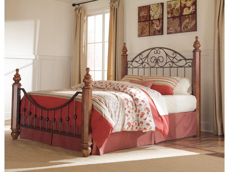 signature designashley bedroom wyatt poster bed - queen - fulton