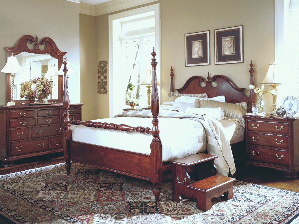 American Drew 5-Piece Bedroom Set