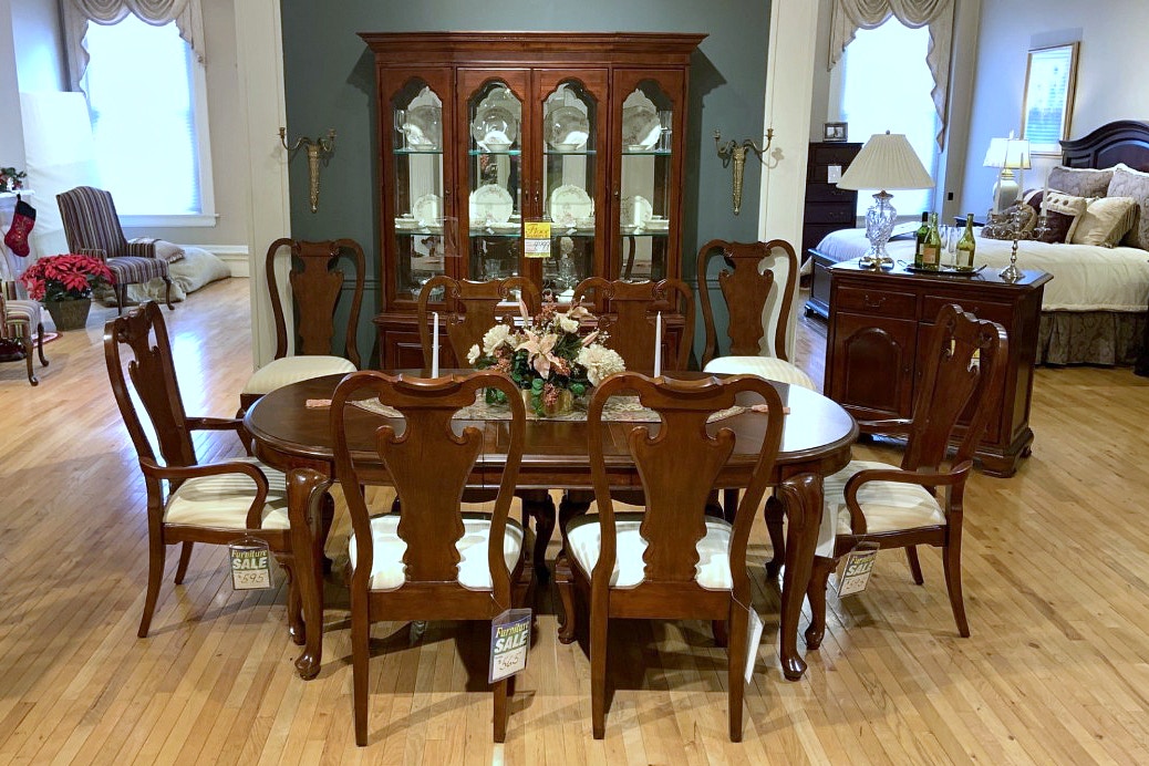 Clearance CLEARANCE American Drew Cherry Grove 10 Pc. Dining Room Set