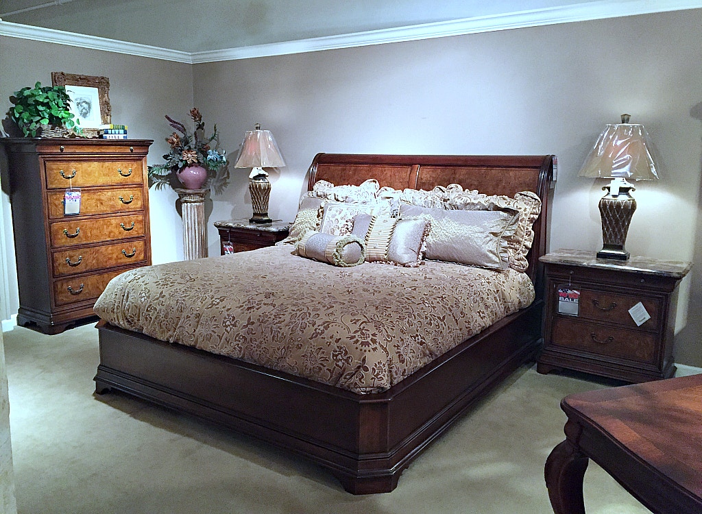 thomasville deschanel bedroom collection, bedroom clearance $6,999.00 plus  delivery charge (on clearance items only) dechanel king 6 pc. bedroom set