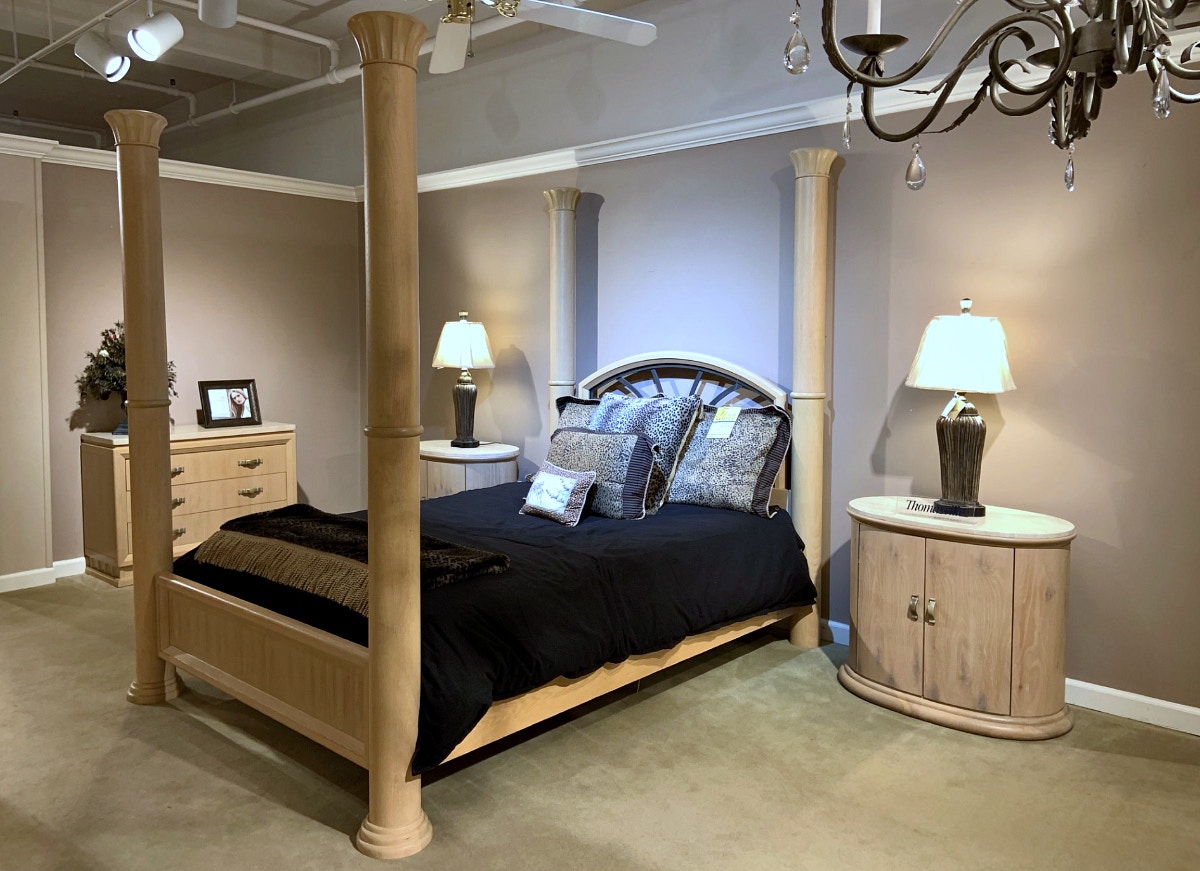Clearance CLEARANCE Thomasville Stone Terrace 7 pc. Queen Bedroom Set with Stone Tops (discontinued)