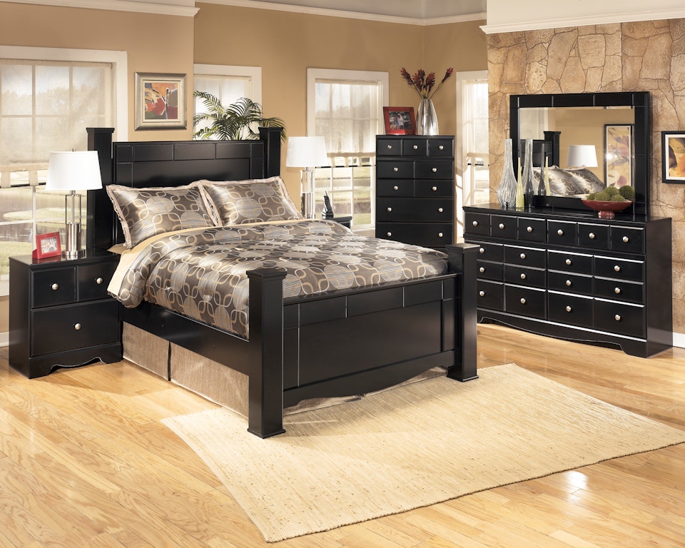 Signature Design By Ashley Shay 5pc Queen Bedroom Set Includes Queen Poster Bed Dresser Mirror
