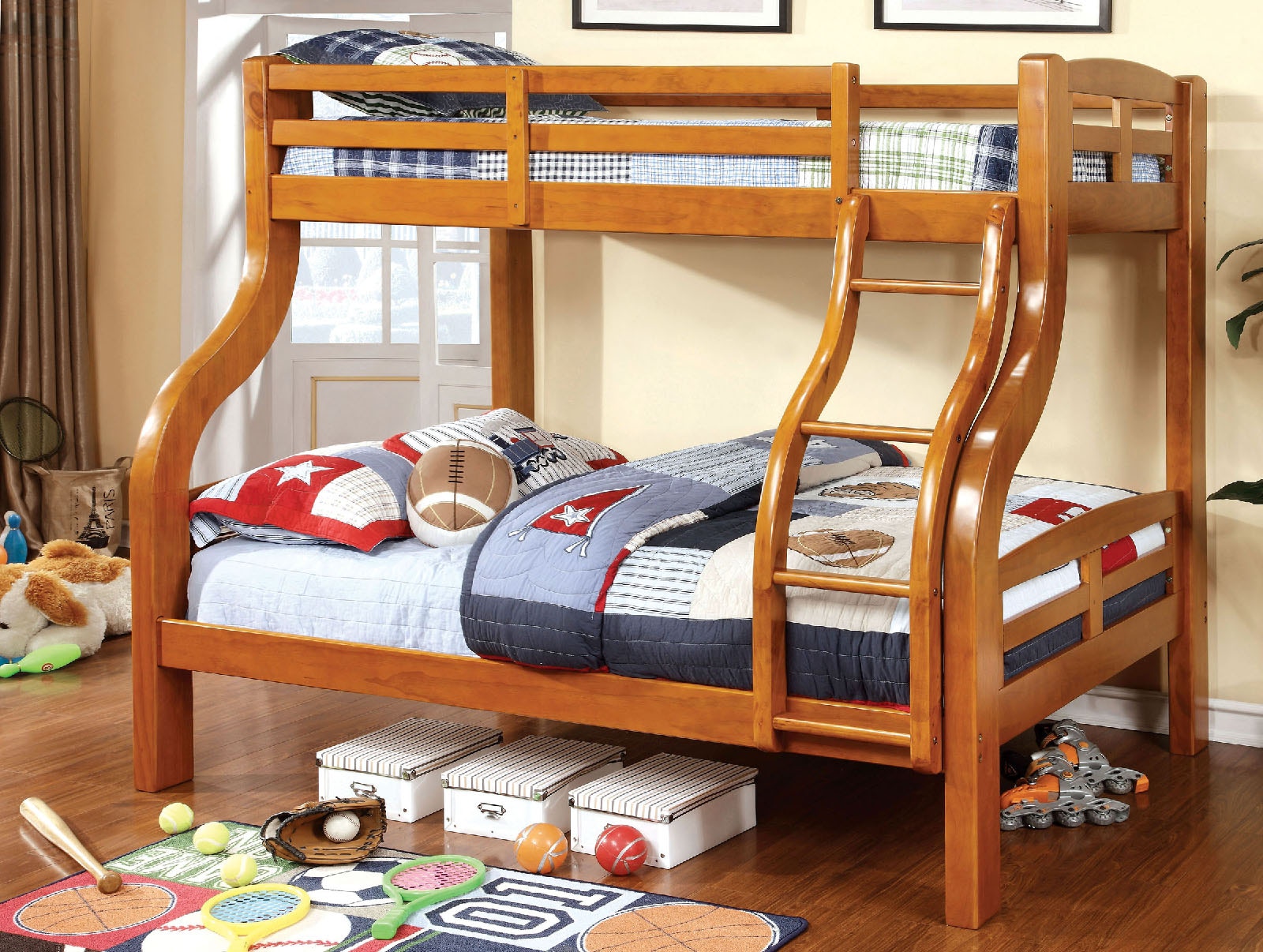 2 full bunk beds