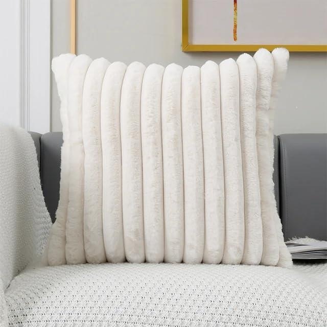  SHAR PEI PILLOW-WHITE 29-22