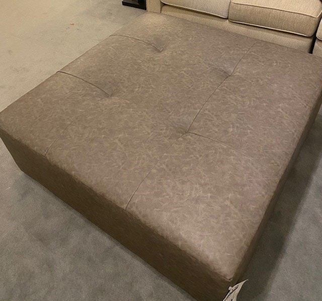  GREENFIELD COCKTAIL OTTOMAN 10766