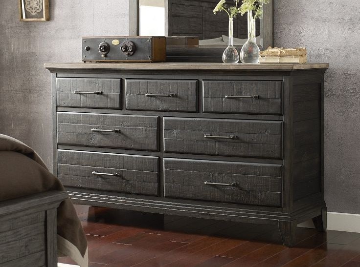 Plank Road Farmstead Pine 7-Drawer Dresser