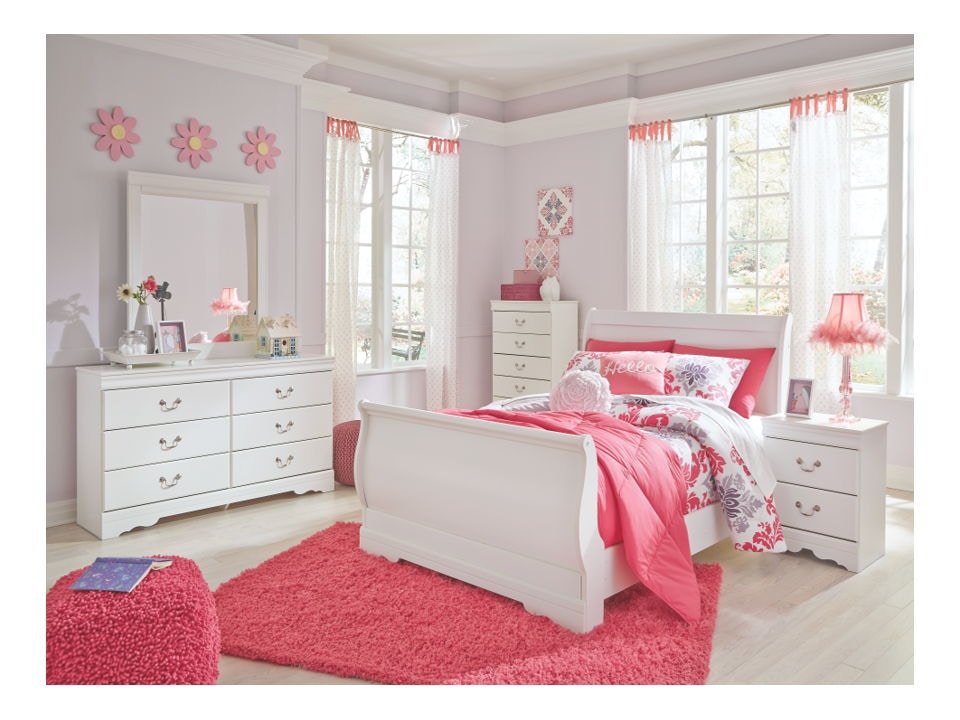 Anarasia bedroom store set