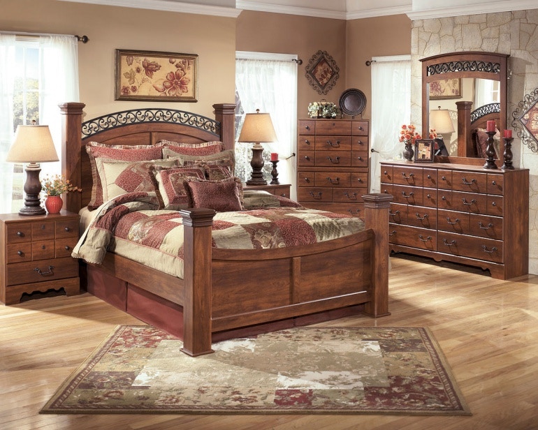 Timberline 7 Piece Queen Bed Set
