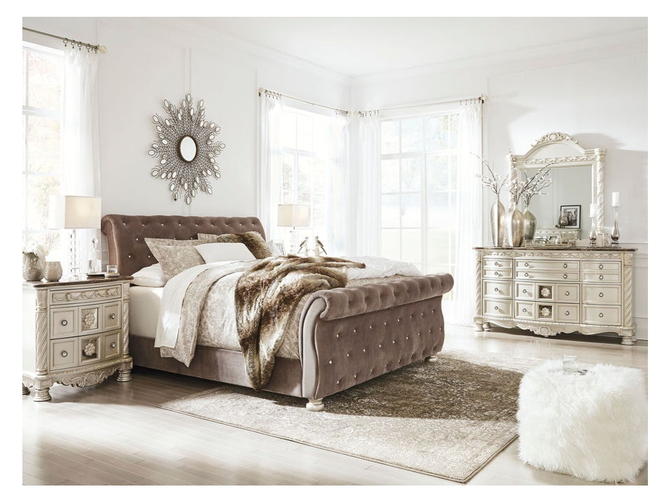 Ashley cassimore deals canopy bedroom set