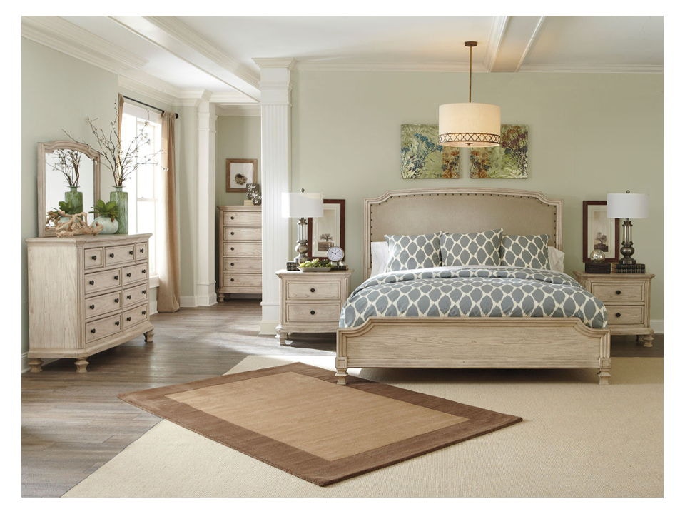 Ashley demarlos store bedroom set