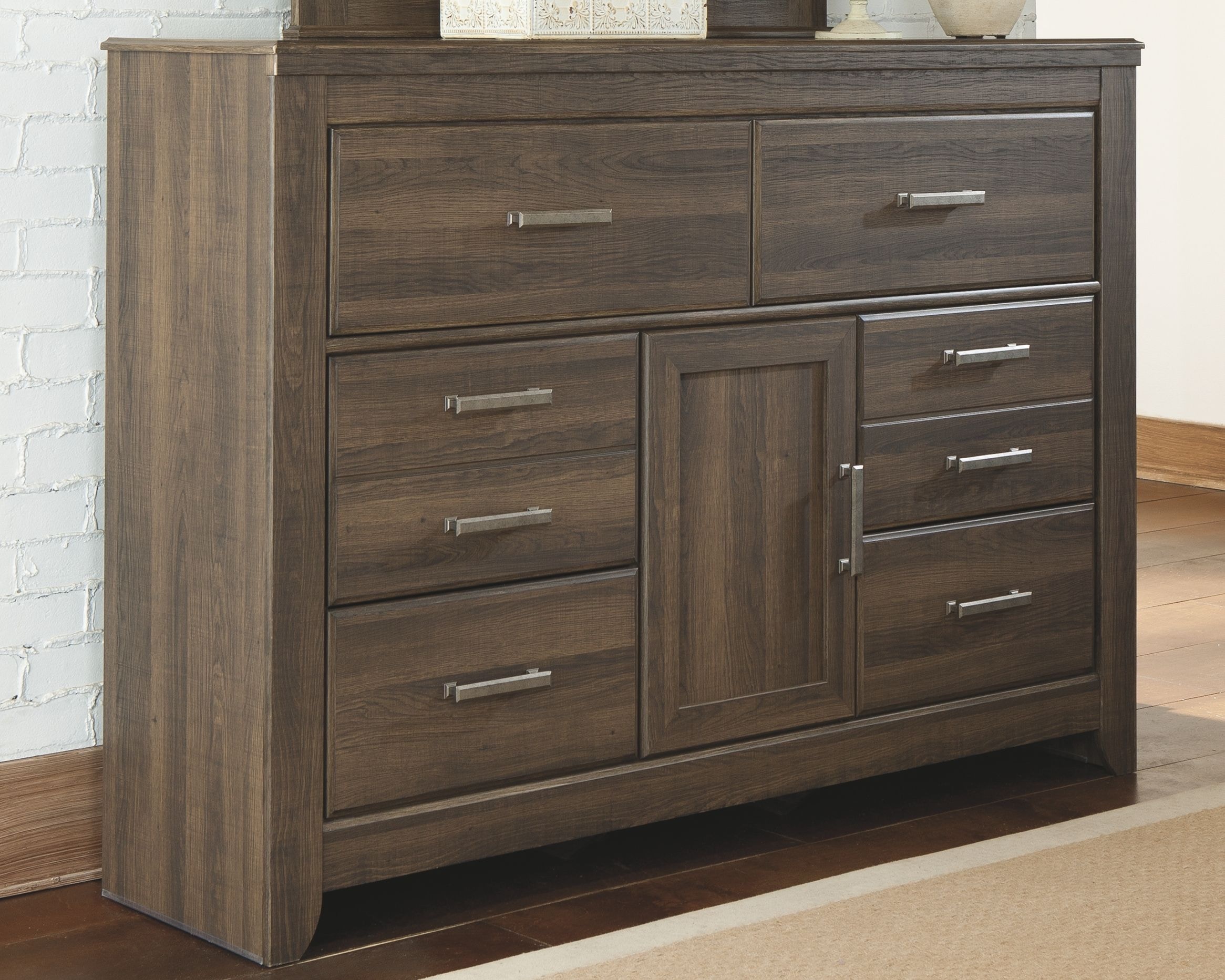 Ashley Juararo 5 Piece Queen Panel Bedroom Set B251-31-36-57-54-98 ...