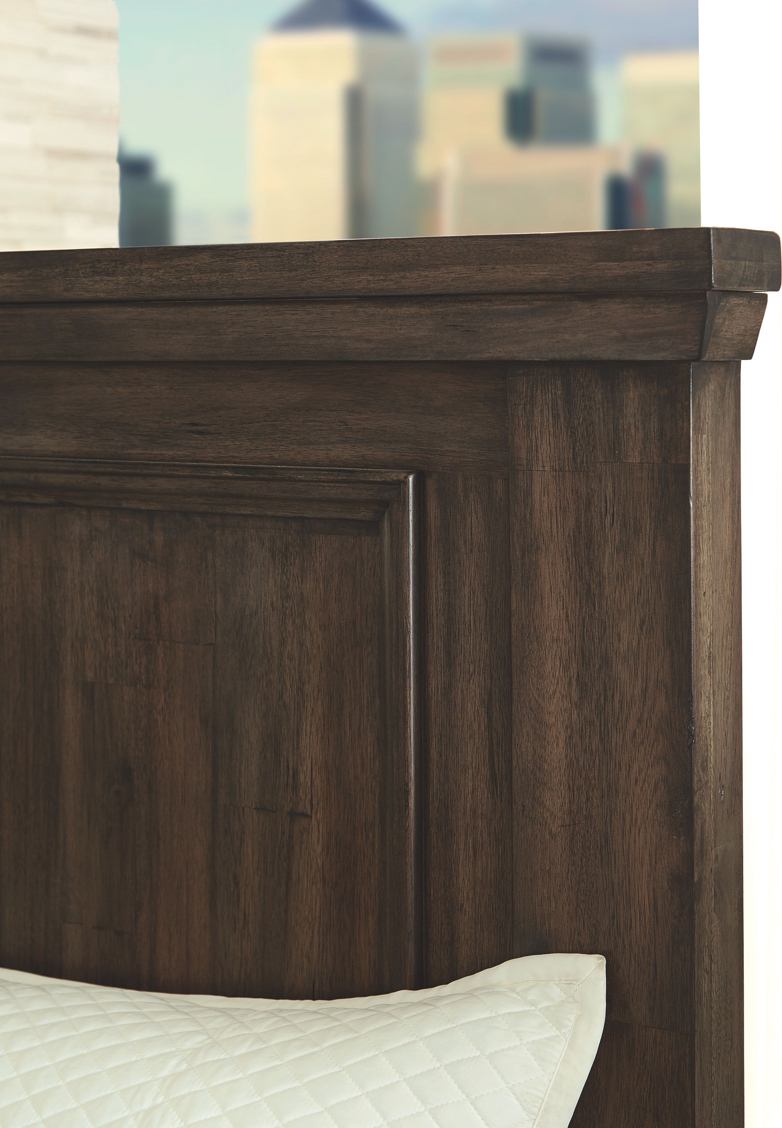 Ashley Johurst 7 Piece Queen Panel Bedroom Set B76231365754S96S92