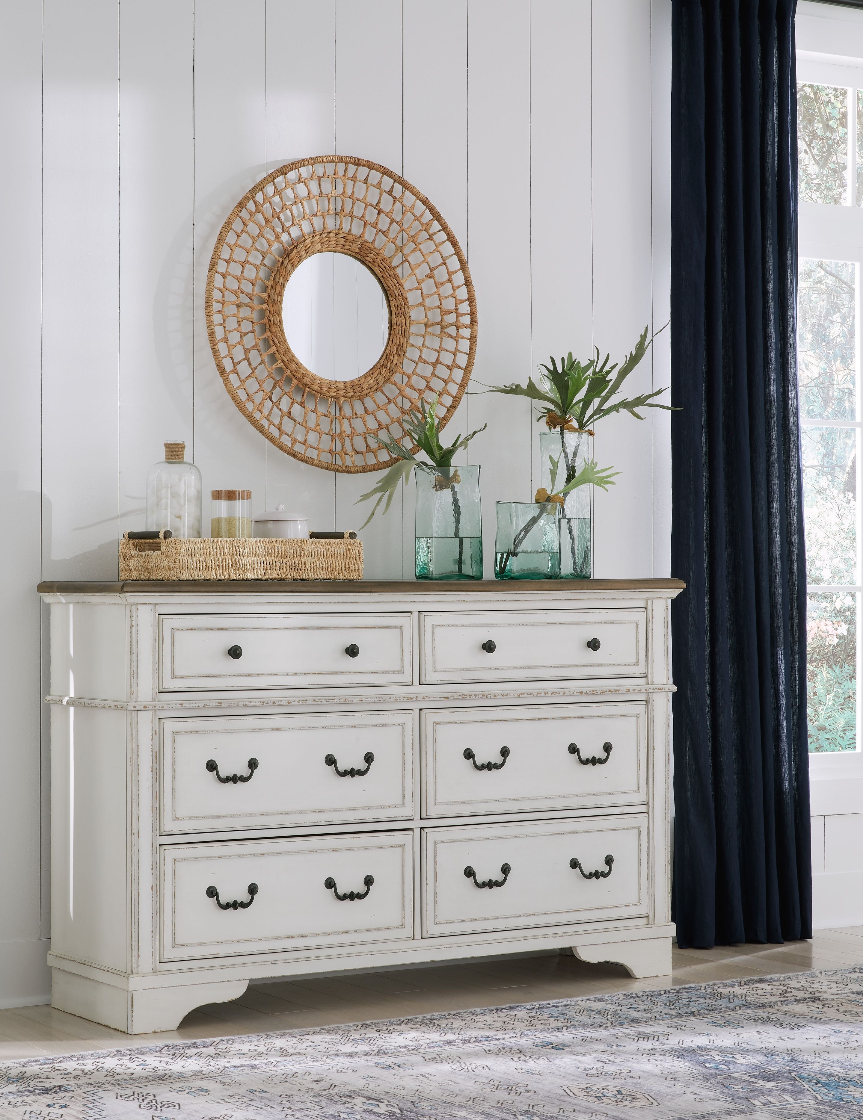 Ashley furniture white dresser with deals mirror