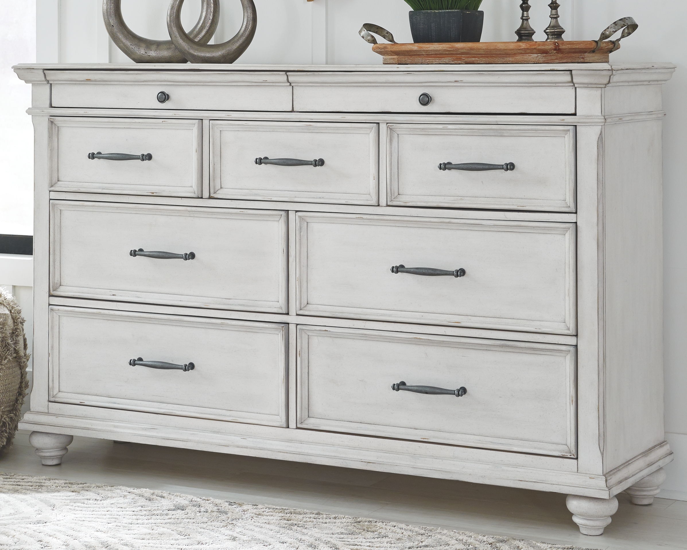 Kanwyn king on sale bedroom set