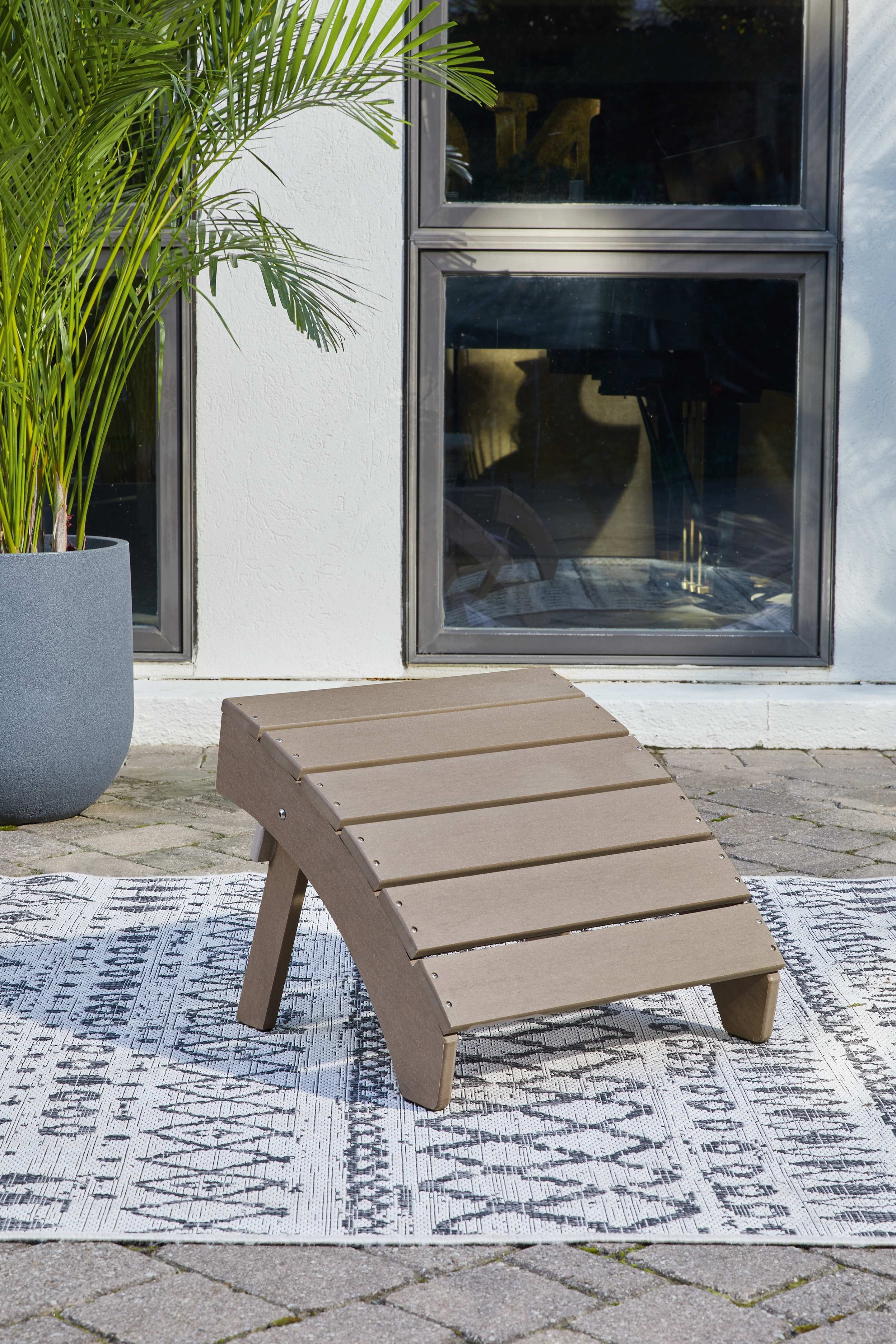 Ashley Ottoman P014-813