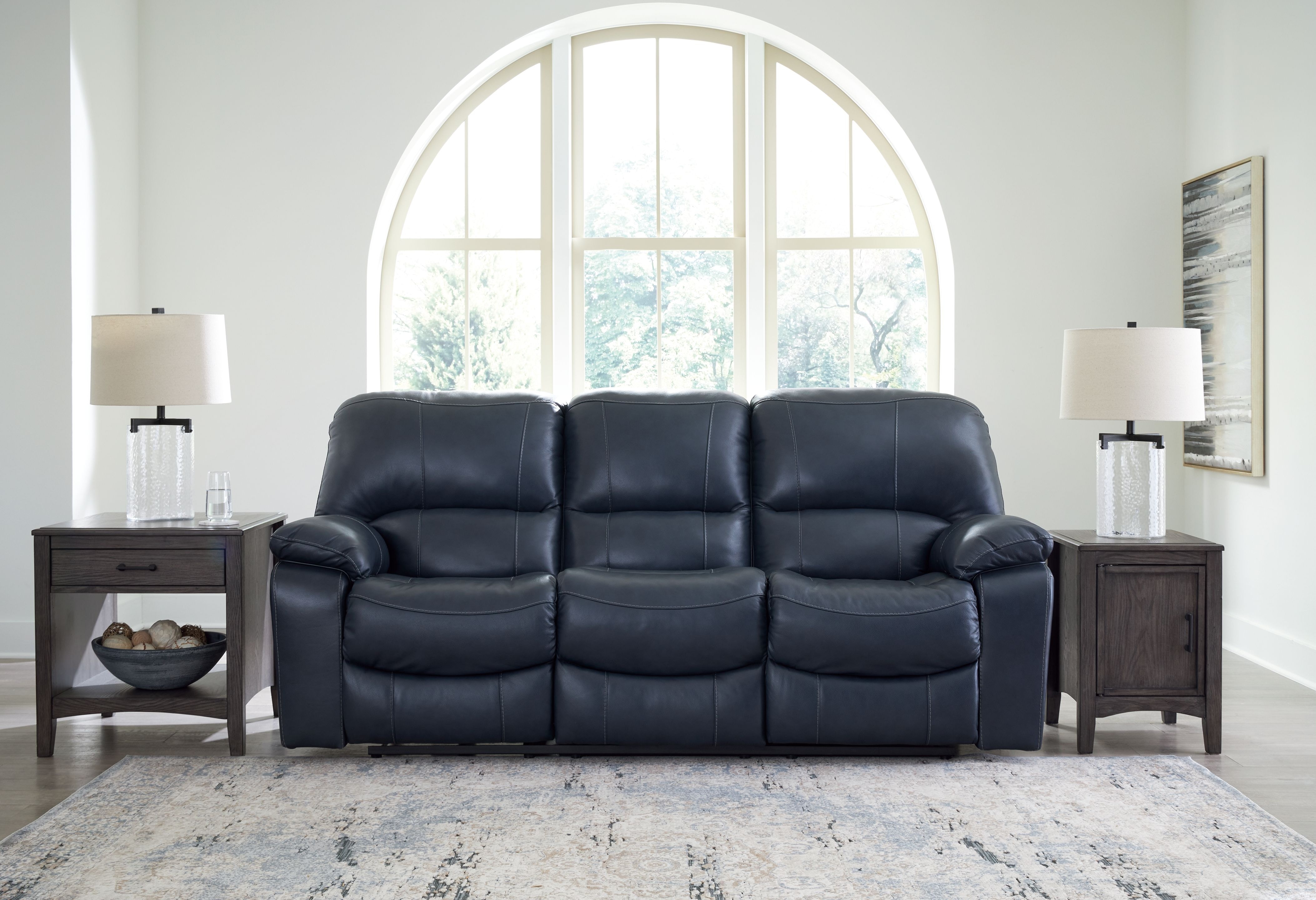 アシュリーページ Leesworth Power Leather Recliner | Ashley