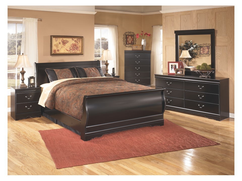 Dark wood queen bedroom shop set