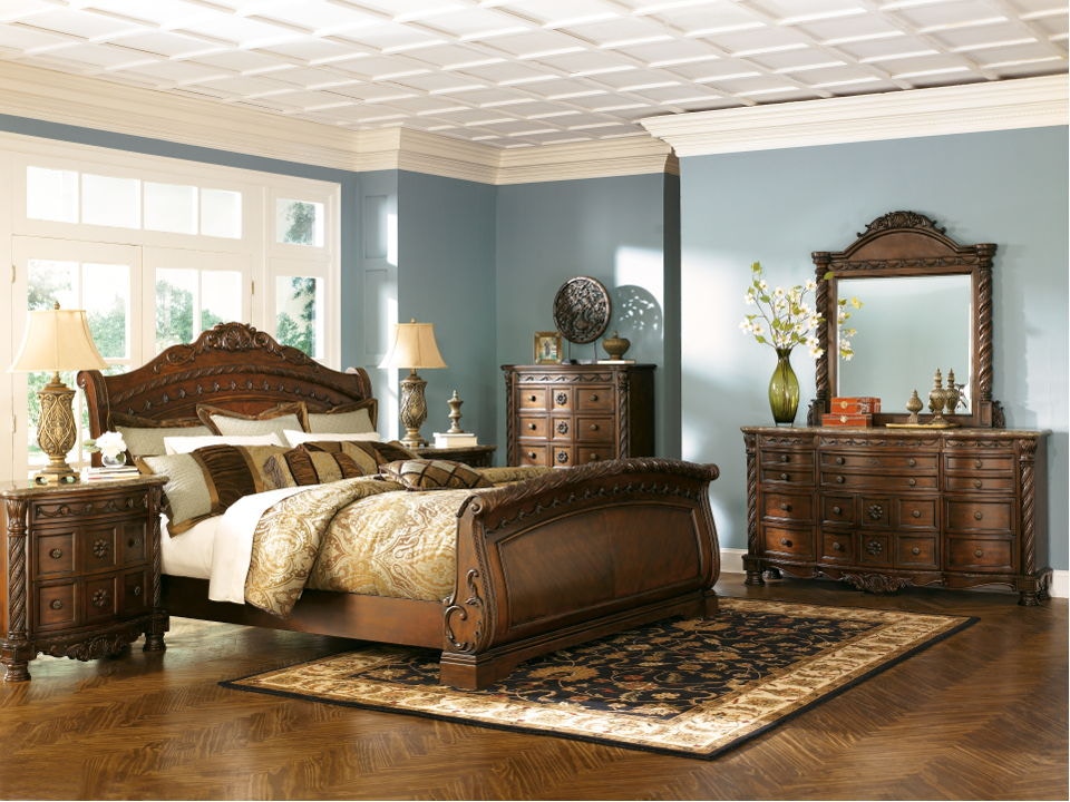Ashley North Shore 5 Piece California King Sleigh Bed Set