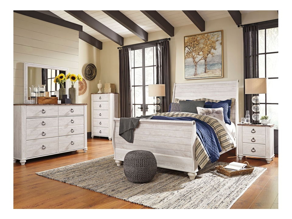 Willowton queen bed with store 2 nightstands