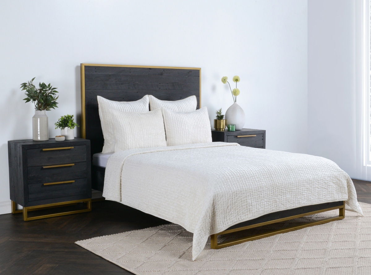 Classic Home Velvet King Quilt V160010