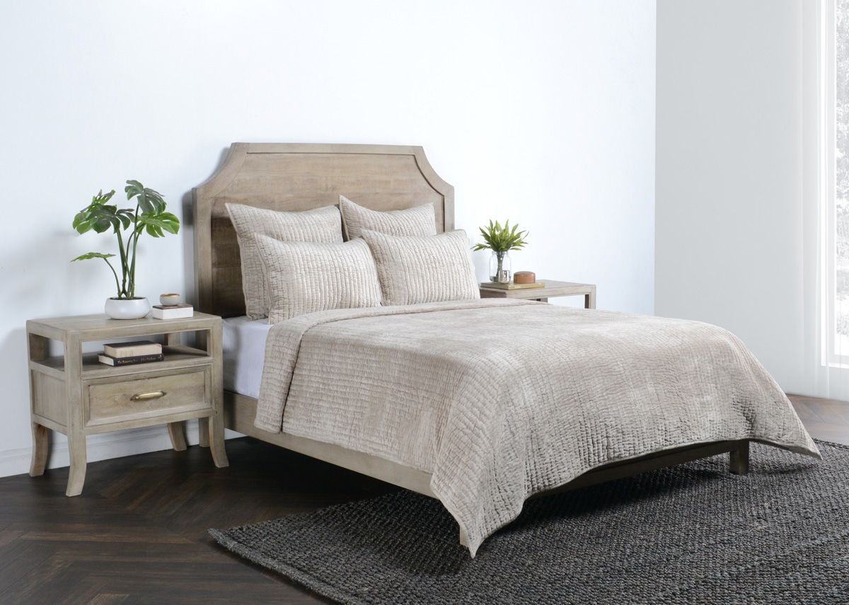 Classic Home Velvet King Quilt V160020