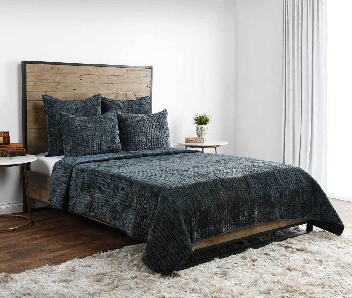 Classic Home Velvet King Quilt V200122