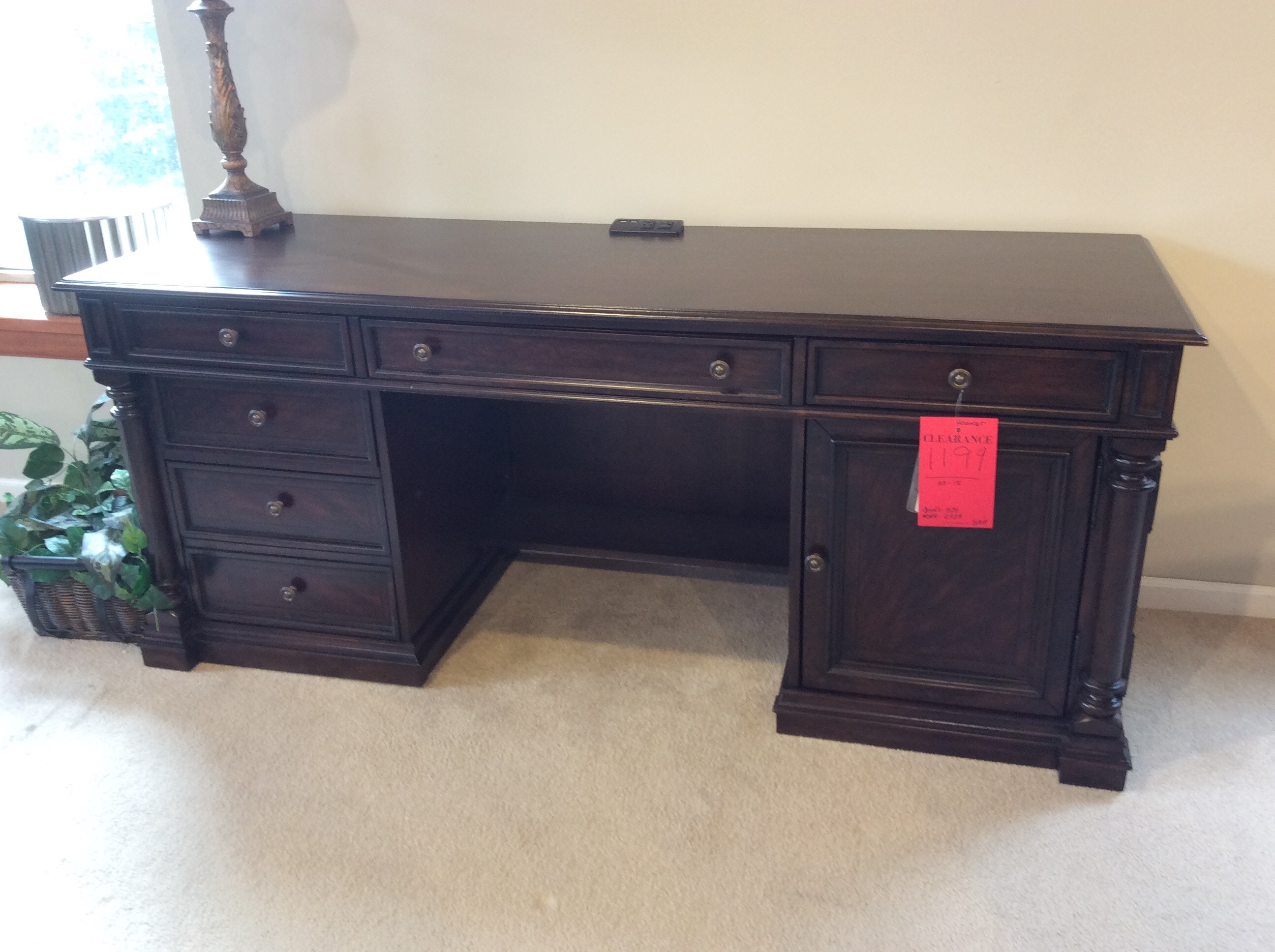 Good S Clearance Desks Good S Furniture Kewanee Il